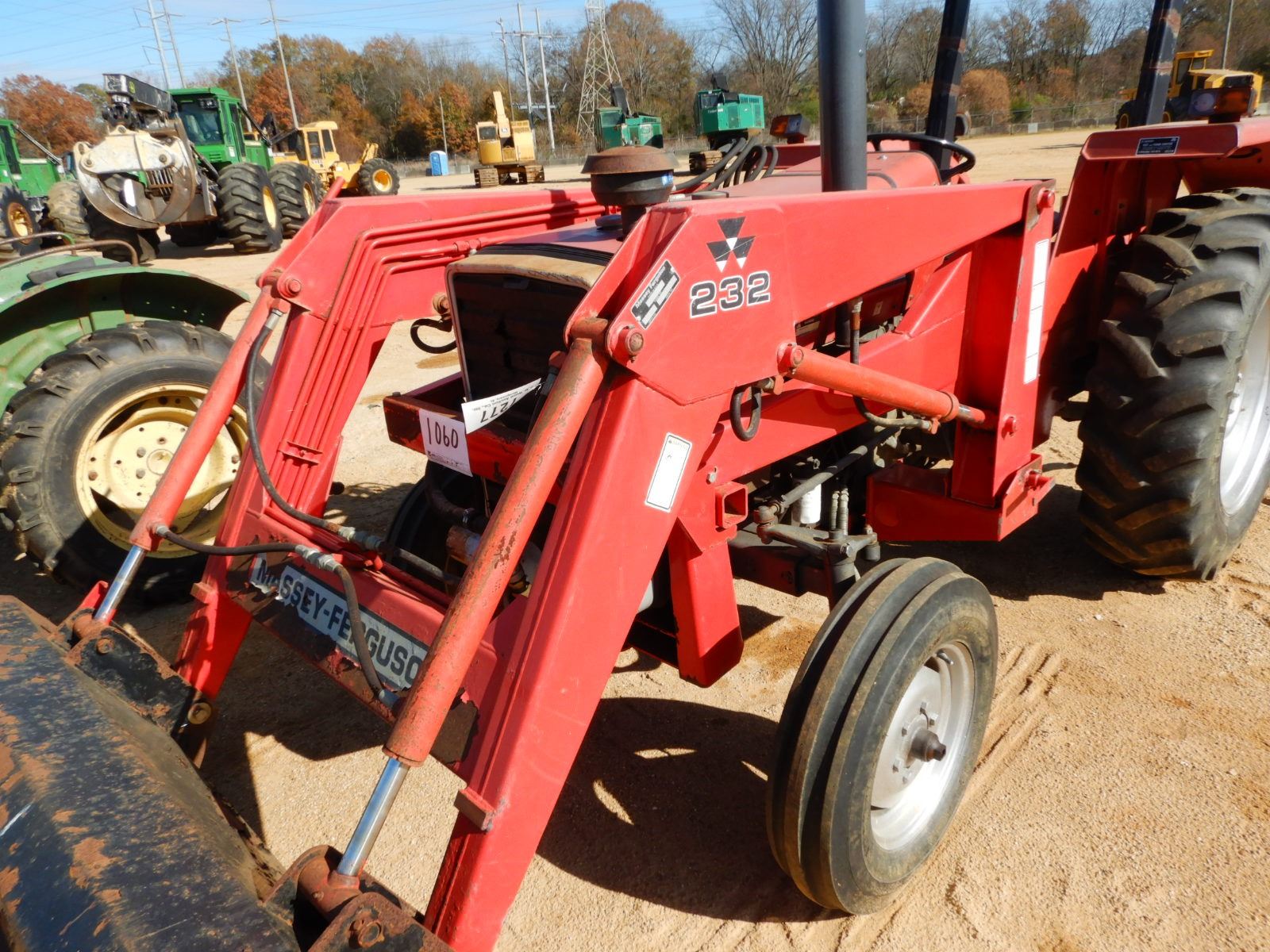 MASSEY FERGUSON 231 FARM TRACTOR, VIN/SN51027 MASSEY 232 FRONT