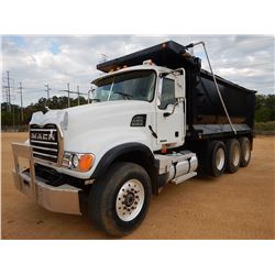 2003 MACK CV713 DUMP TRUCK, VIN/SN:1M2AG11CX3M004368 - TRI AXLE, MACK E7-427 ENGINE, 8LL TRANS, 44K 