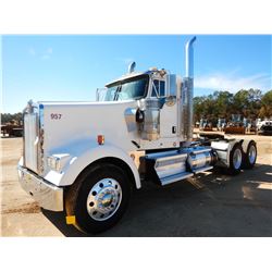 2013 KENWORTH W900 TRUCK TRACTOR, VIN/SN:1XKWD49X6DJ340957 - T/A, 450HP CUMMINS ISX 15 DIESEL ENGINE
