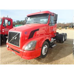 2005 VOLVO TRUCK TRACTOR, VIN/SN:4V4NC9G825N3476520 - T/A, 435HP VOLVO DIESEL ENGINE, 13 SPEED TRANS