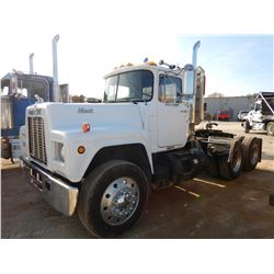 1989 MACK TRUCK TRACTOR, VIN/SN:1M2N277Y9KW811952 - T/A, MACK DIESEL ENGINE, 9 SPD TRANS, 170" W/B, 