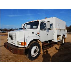1996 INTERNATIONAL 4700 SERVICE TRUCK, VIN/SN:1HTSCABLXTH282069 - CREW CAB, S/A, INTL T444E DIESEL E