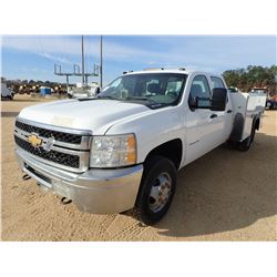 2014 CHEVROLET 3500HD SERVICE TRUCK, VIN/SN:1GB4KZCG7EF144033 - 4X4, CREW CAB, GAS ENGINE, A/T, SERV