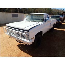 1985 CHEVROLET 1500 PICK UP, VIN/SN:1GCGD34J7FF429844 - 4X4, DIESEL ENGINE, A/T (BRAKES LOCKED)