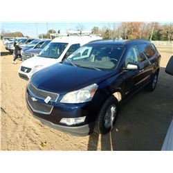2011 CHEVROLET TRAVERSE VIN/SN:1GNKVFED8BJ146725 - GAS ENGINE, A/T, ODOMETER READING 144,430 MILES