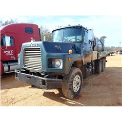 1993 MACK DM690X SEWAGE PUMP TRUCK, VIN/SN:1MZB208C0PM011516 - T/A, MACK DIESEL ENGINE, 5 SPEED TRAN