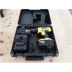 Dewalt 18v Drill Kit With 2 Batteries and a Charger Tested and Working