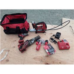 Milwaukee tools Batteries Charger + bag  Not Tested