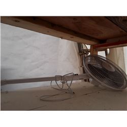 Stand up fan   Untested