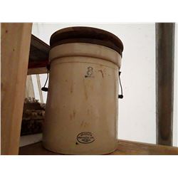 Large Medalta #8 Crock Pot  with lid and handles