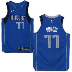 Luka Doncic Signed Dallas Mavericks Jersey (Fanatics Hologram)