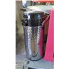 Image 2 : Airpot Pressure-Powered 2.2L Beverage Dispenser (has small dent)