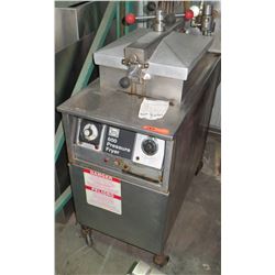 Henny Penny 600 Pressure Fryer
