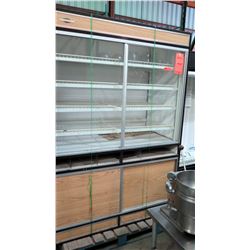 Federal 5' x 30" x 82" Dry Bakery Case w/ Glass Sliding Doors, Non-Refrigerated