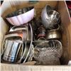 Image 2 : LARGE BOX OF BAKEWARE