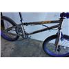 Image 2 : CHROME X GAMES BIKE