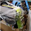 Image 2 : PALLET OF RETURNED FANS, VACUUMM, TOYS, ETC
