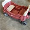 Image 2 : LITTLE TYKES RED WAGON