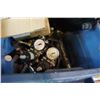 Image 2 : BLUE TOTE OF GAUGES