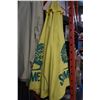 Image 2 : LOT OF 4 PATIO UMBRELLAS
