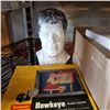 Image 2 : ANTIQUE HAWKEYE FLASH OUTFIT AND JFK BUST