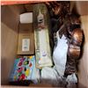 Image 2 : BOX LOT OF COLLECTIBLES