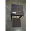 Image 2 : 2 LEATHER TOP NESTING TABLES