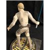 Image 3 : 2006 LUCAS FILMS "LUKE SKYWALKER" ACTION FIGURE W/ WEAPON (12")