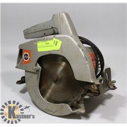 BLACK AND DECKER SKILL SAW.