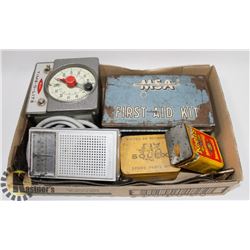 FLAT OF VINTAGE & ANTIQUE COLLECTIBLES