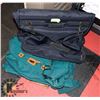 Image 1 : 2 GARMENT SUITCASES - 1 NAVY, 1 EMERALD GREEN