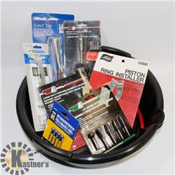 2 OIL DRAIN PANS WITH MAGNETIC SCREWDRIVER, PISTON