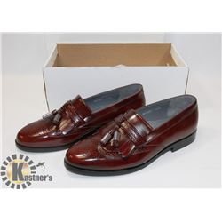 EXPRESSIONS FOR MEN SIZE 11 BURGUNDY DRESS SHOES