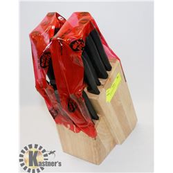 19 PC KNIFE BLOCK SET.