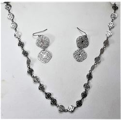 25)  FINE SILVER TONE FILAGREE 32" NECKLACE