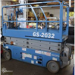 GENIE GS-2032 SCISSOR LIFT
