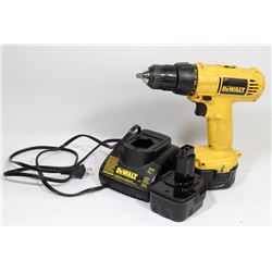 DEWALT DRILL W 2 BATTERIES & CHARGER