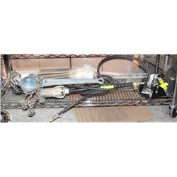 SHELF CONTENTS INCL: SMALL MANUAL WINCH, TIGER