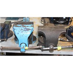 LOT OF 2 MOUNTING BENCH VISES