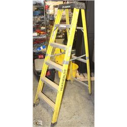 6FT FIBRE GLASS AND ALUMINUM LADDER - ON CHOICE