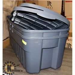 2 RUBBERMAID ROUGHNECK 50 GAL / 189 L PLASTIC BINS