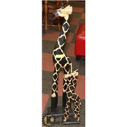 2 GIRAFFE, 40" & 21"