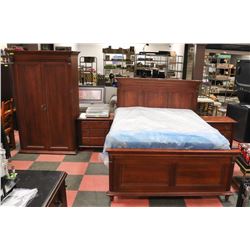 SOLID WOOD DURAHAM FURNITURE QUEEN SIZE BEDFRAME