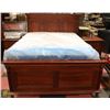Image 4 : SOLID WOOD DURAHAM FURNITURE QUEEN SIZE BEDFRAME