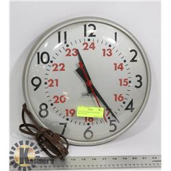 VINTAGE WORKING STANDARD WALL CLOCK