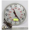 Image 1 : VINTAGE WORKING STANDARD WALL CLOCK