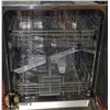 Image 3 : GE BUILT IN STAINLESS STEEL DISHWASHER WITH HIDDEN