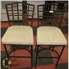 Image 1 : PAIR OF BAR HEIGHT STOOLS.