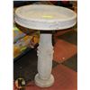 Image 1 : 2 PIECE CONCRETE BIRDBATH 16" X 23"