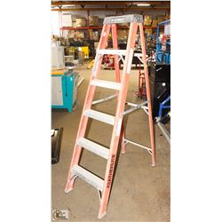 FEATHERLITE ALUMINUM & FIBREGLASS 6FT LADDER